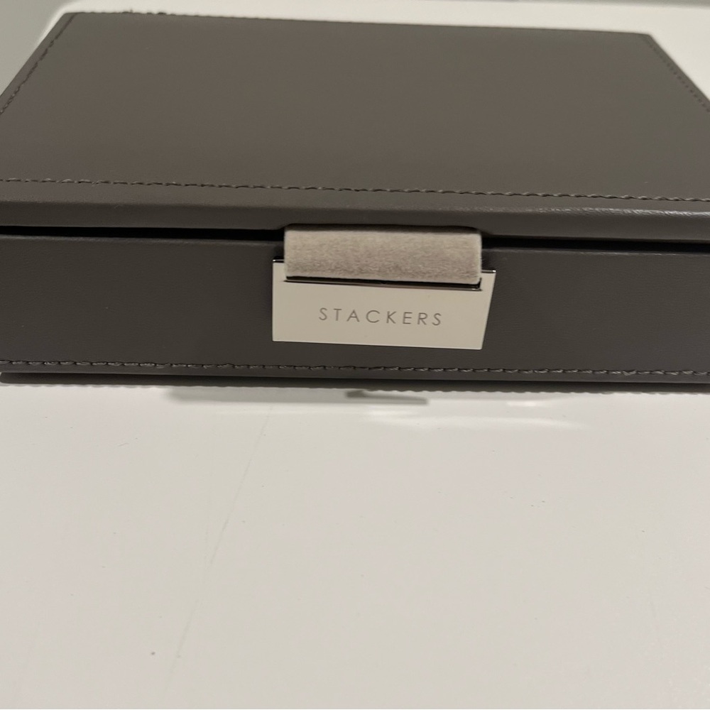 Jewelry box - Picture 3 of 5
